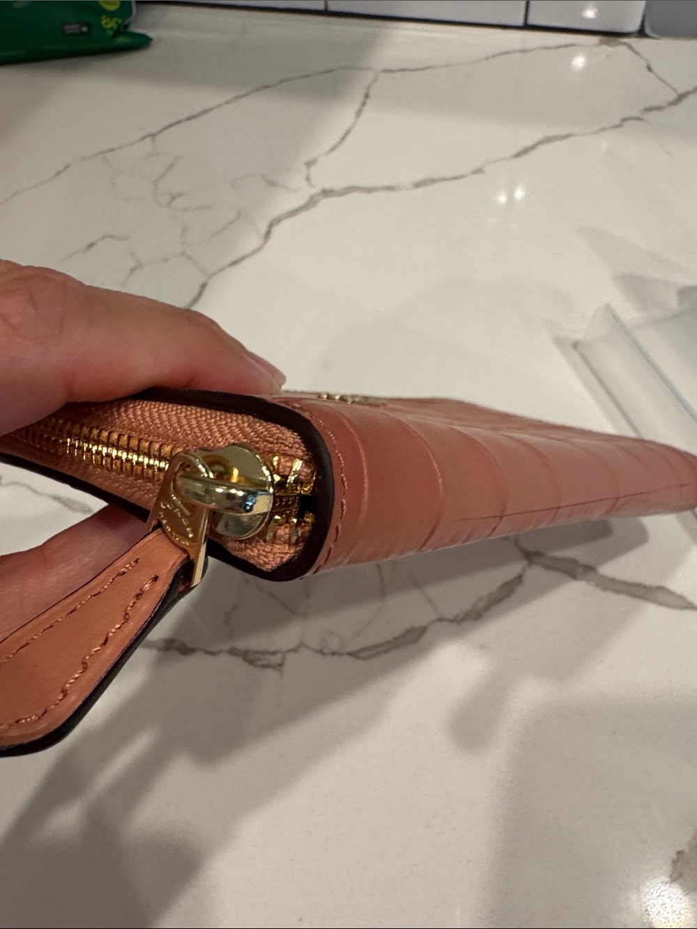 Coach salmon croc embossed zip around wallet - Picture 4 of 7